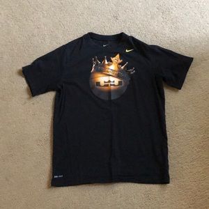 Nike dri-fit Lebron James tee shirt